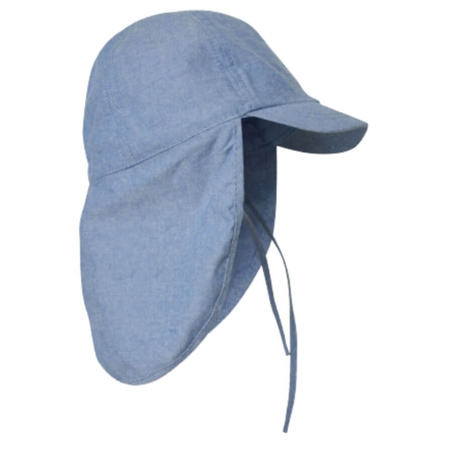 Detský klobúk En Fant 5764 Roztomilý letný klobúčik s praktickým dlhým tienidlom vzadu. Guma na zadnej strane hlavy a šnúrky pod bradou zaisťujú, že klobúčik dobre sedí.