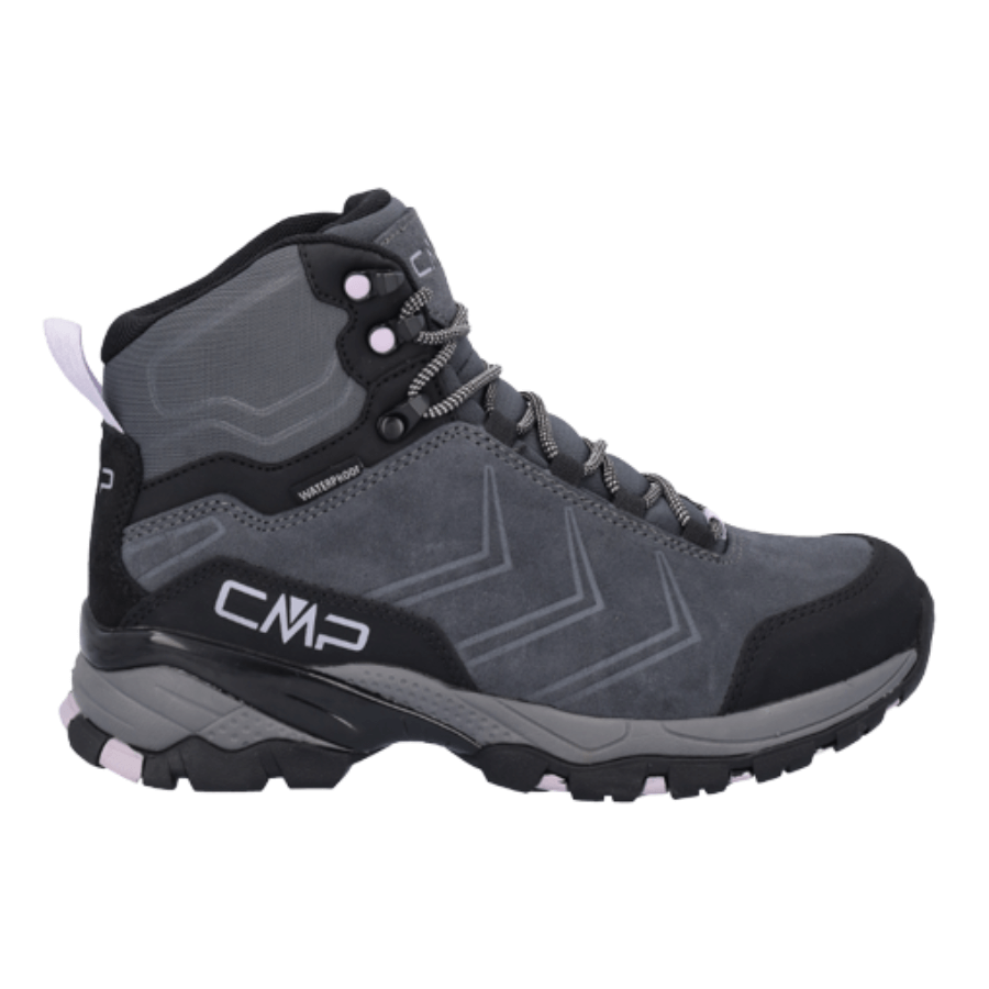 Dámska vysoká obuv CMP 3Q18586 Kvalitná a pohodlná dámska turistickú obuv CMP  s prepracovaným športovým dizajnom, ktorý púta pozornosť.
